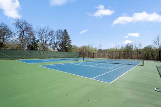 60 Deer Hills Court, Saint Paul, MN 55127
