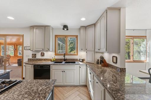 60 Deer Hills Court, Saint Paul, MN 55127