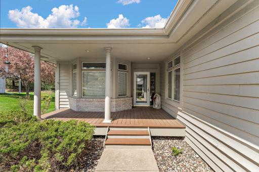 8914 Hilloway Road, Eden Prairie, MN 55347