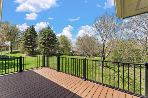8914 Hilloway Road, Eden Prairie, MN 55347