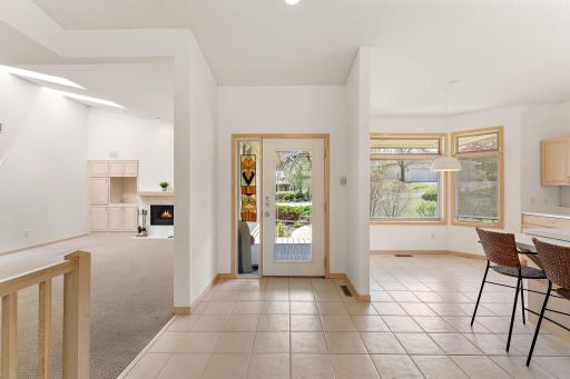 8914 Hilloway Road, Eden Prairie, MN 55347