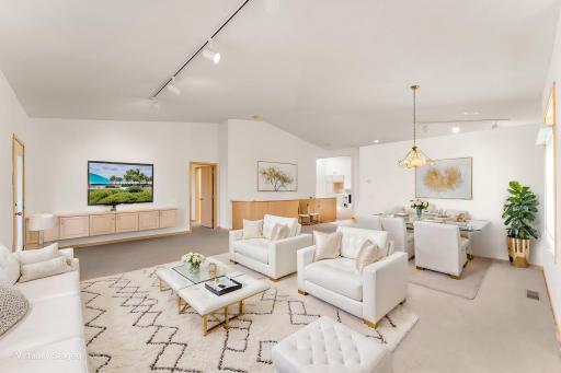 8914 Hilloway Road, Eden Prairie, MN 55347