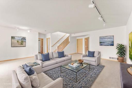 8914 Hilloway Road, Eden Prairie, MN 55347