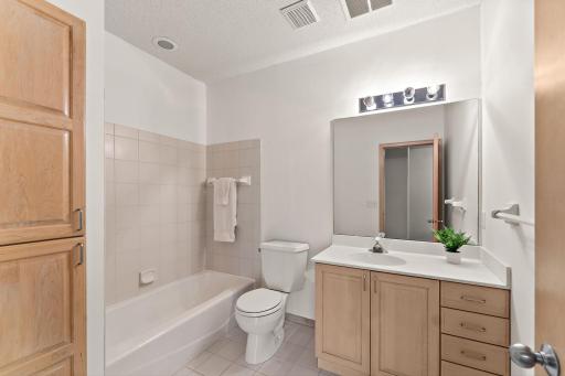 8914 Hilloway Road, Eden Prairie, MN 55347