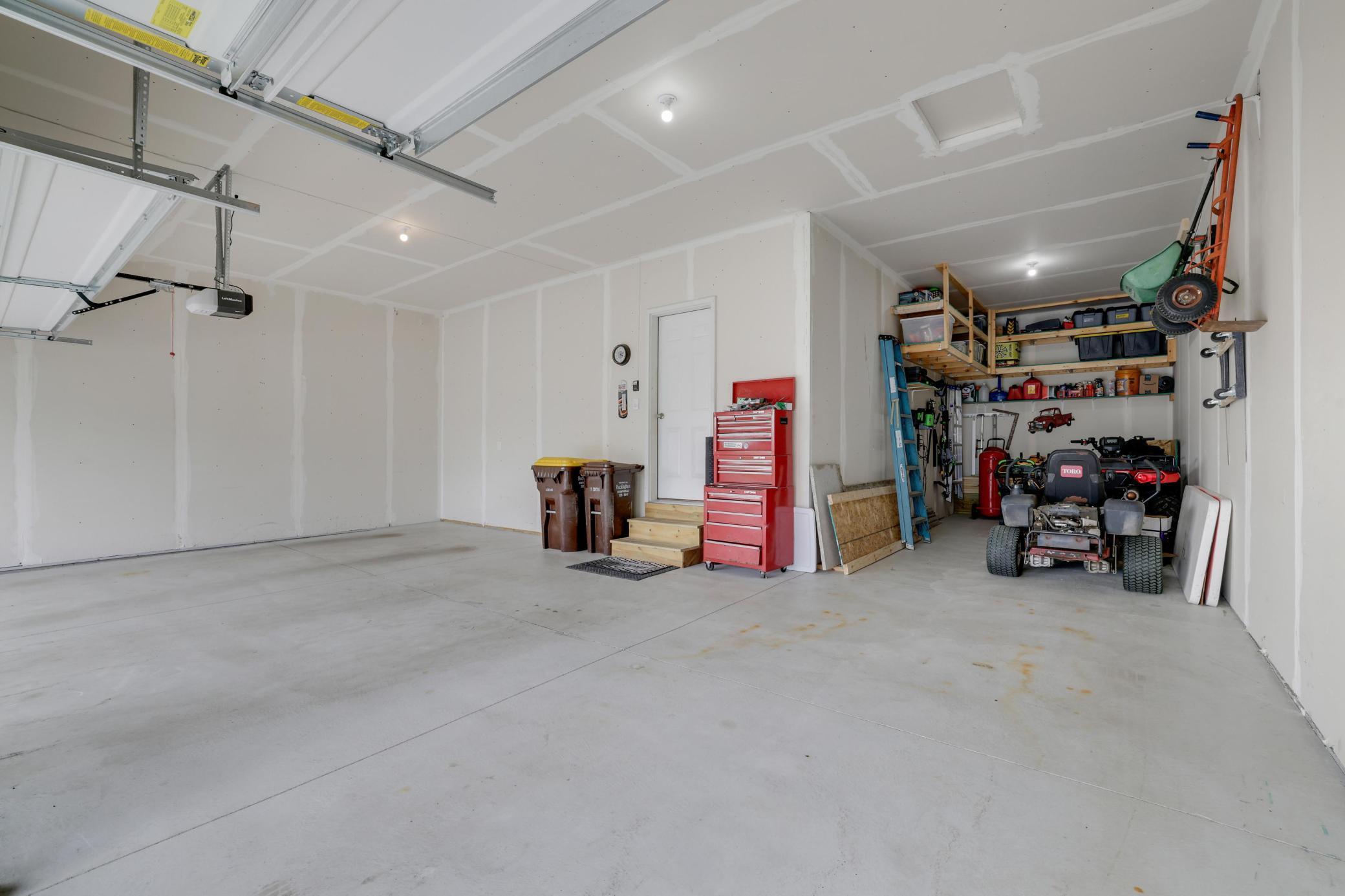 4 car tandem garage.jpg