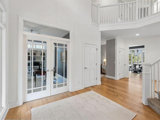 25695 Maple View Court, Excelsior, MN 55331