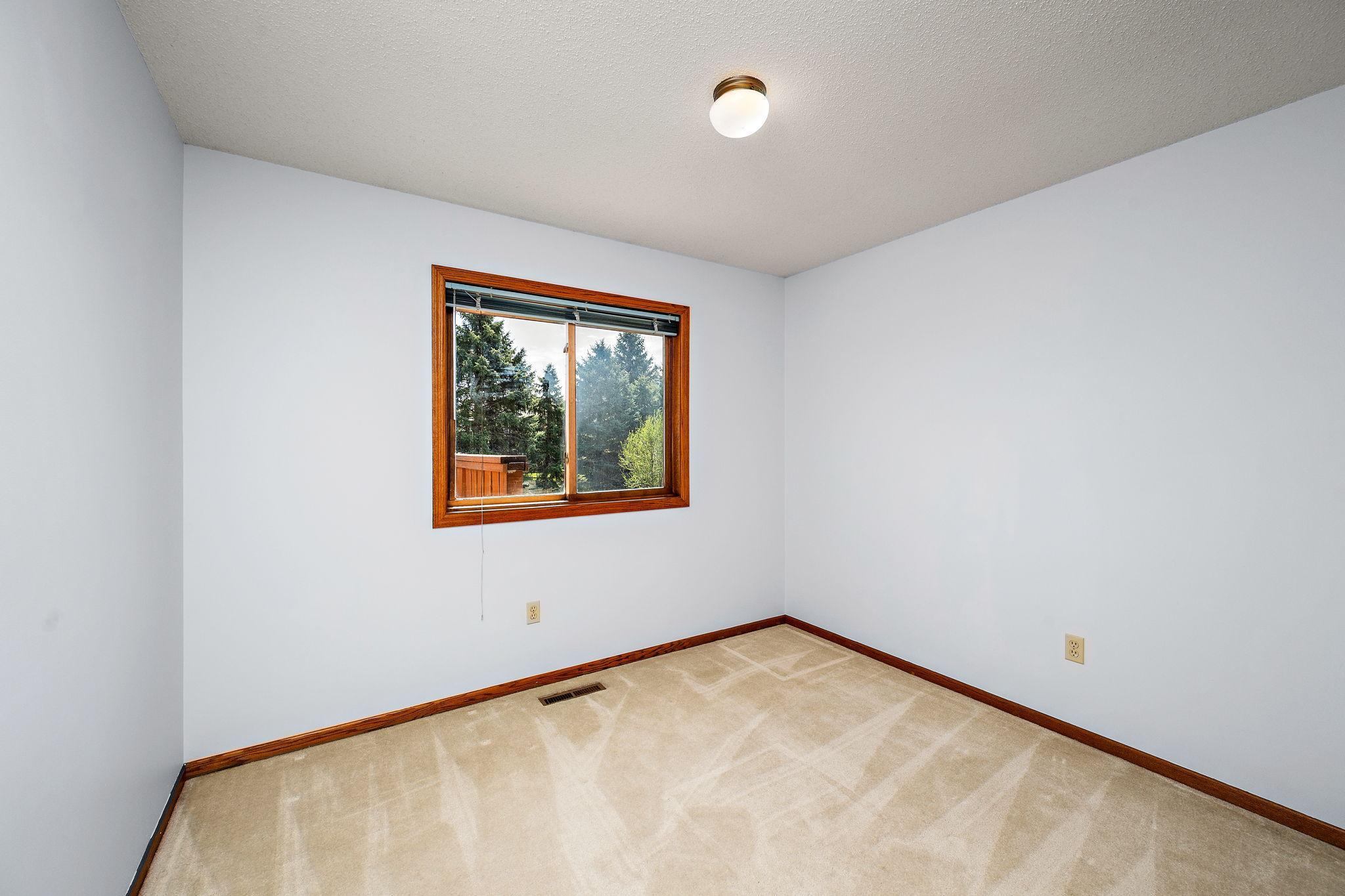 10-web-or-mls-9237-queens-garden-n.jpg