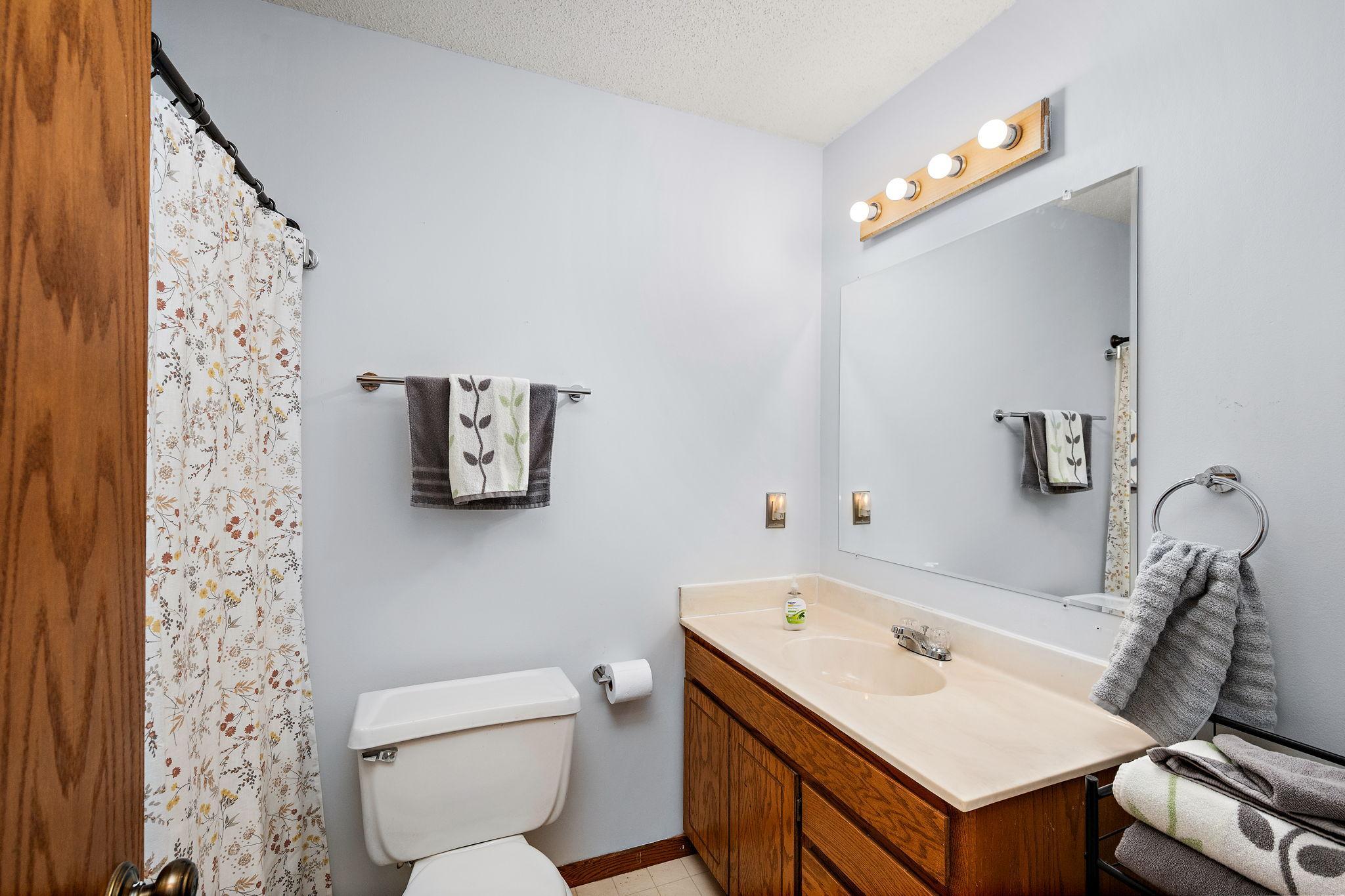 13-web-or-mls-9237-queens-garden-n.jpg