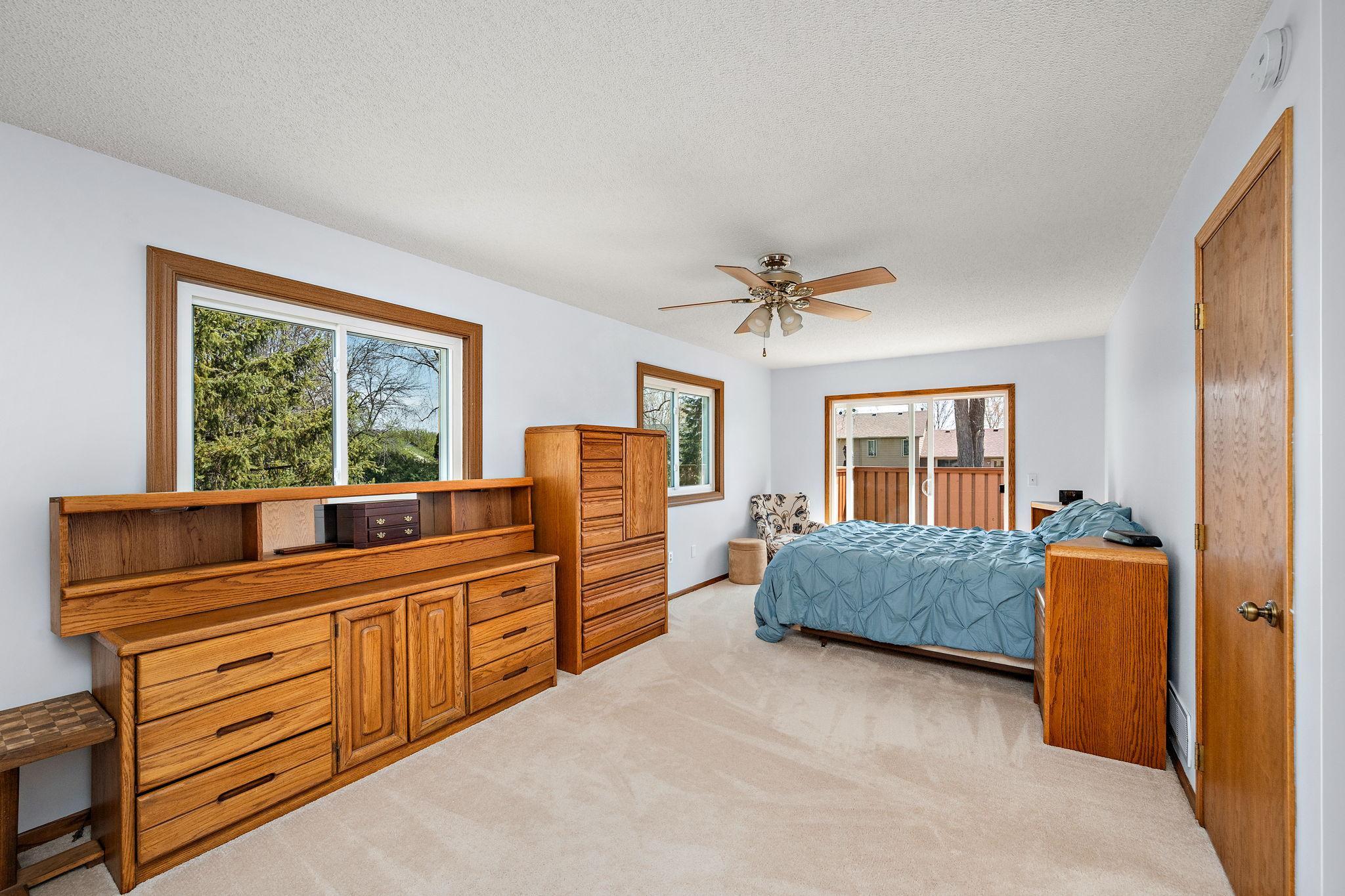 8-web-or-mls-9237-queens-garden-n.jpg