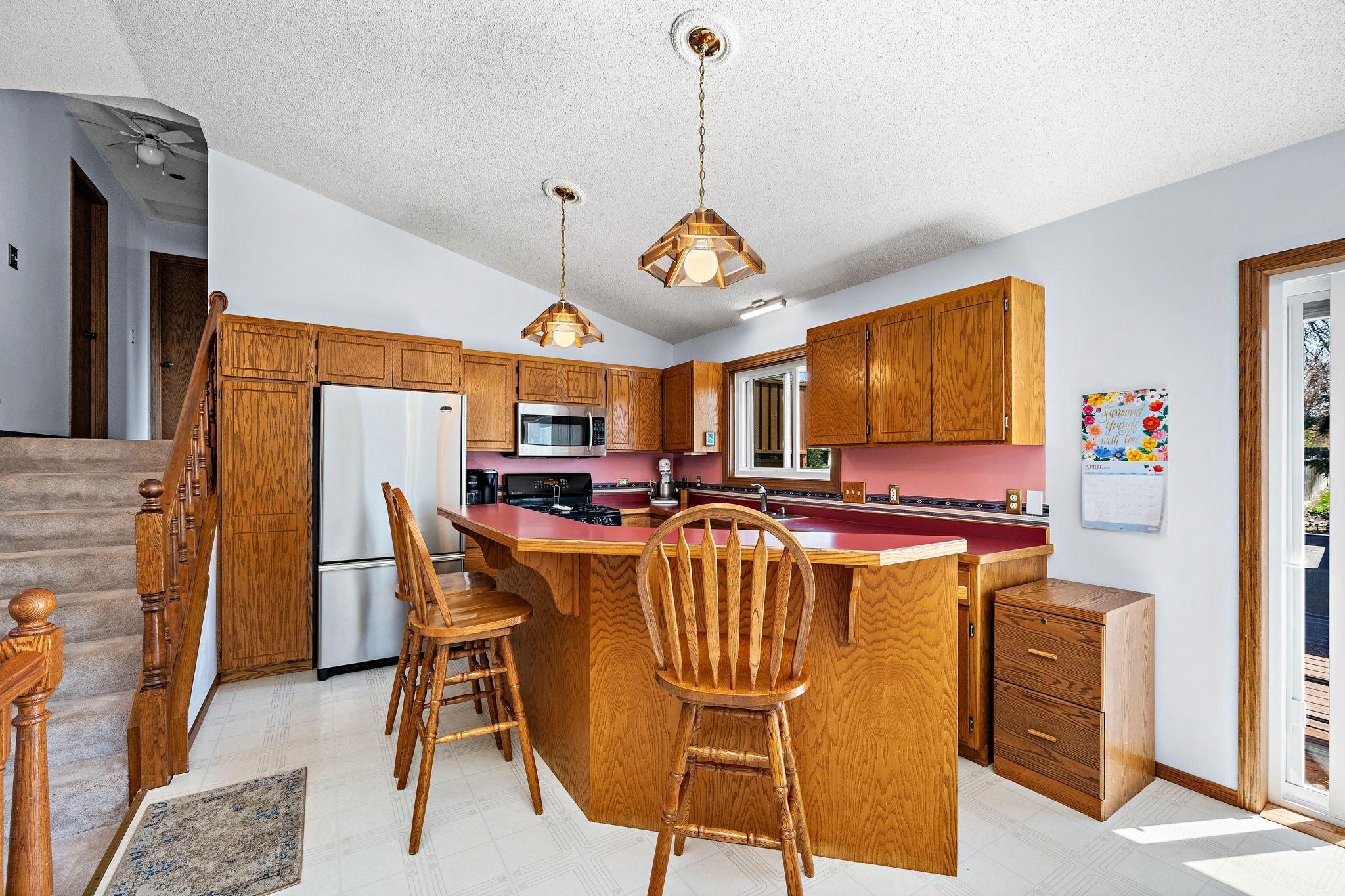 4-web-or-mls-9237-queens-garden-n.jpg
