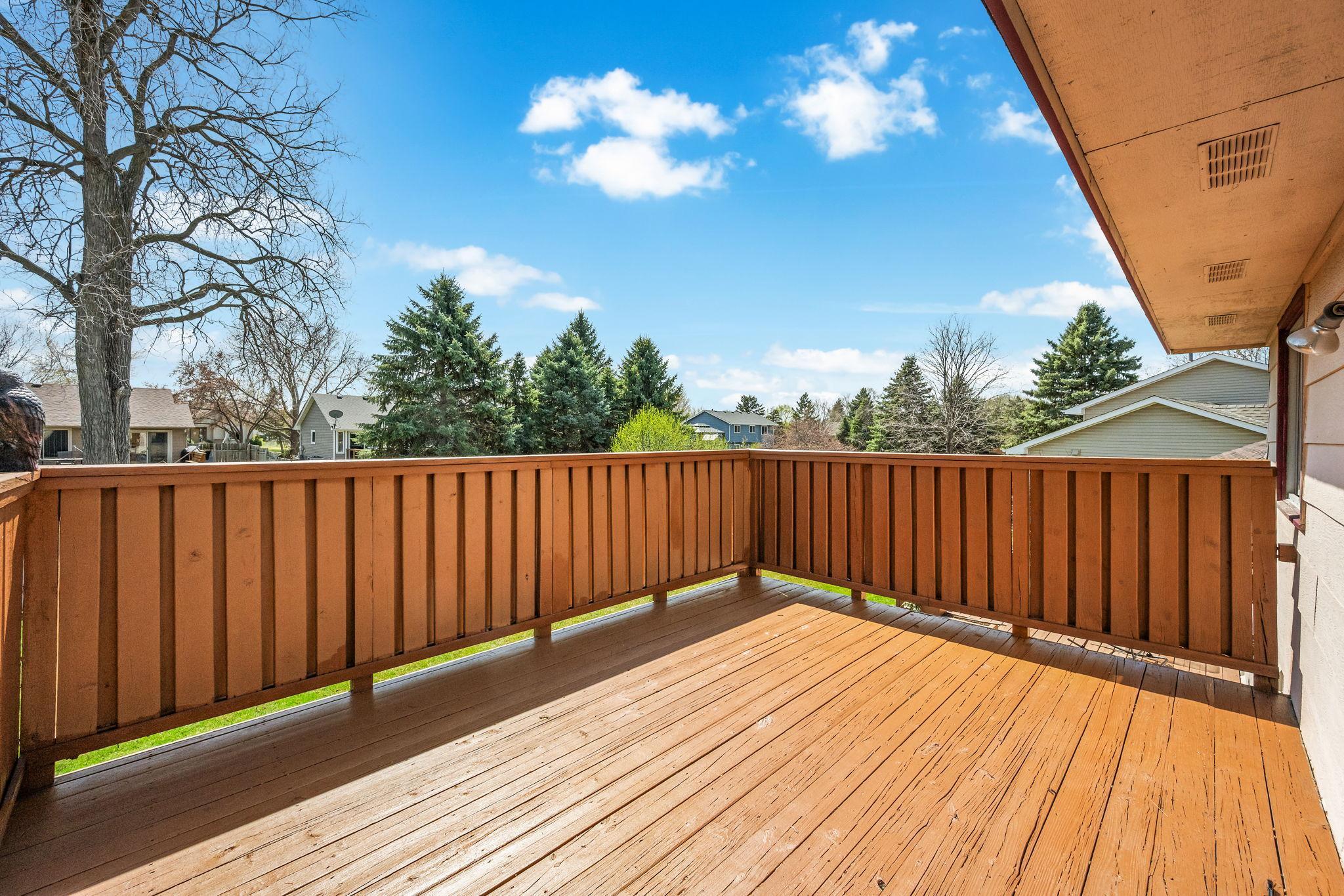 18-web-or-mls-9237-queens-garden-n.jpg