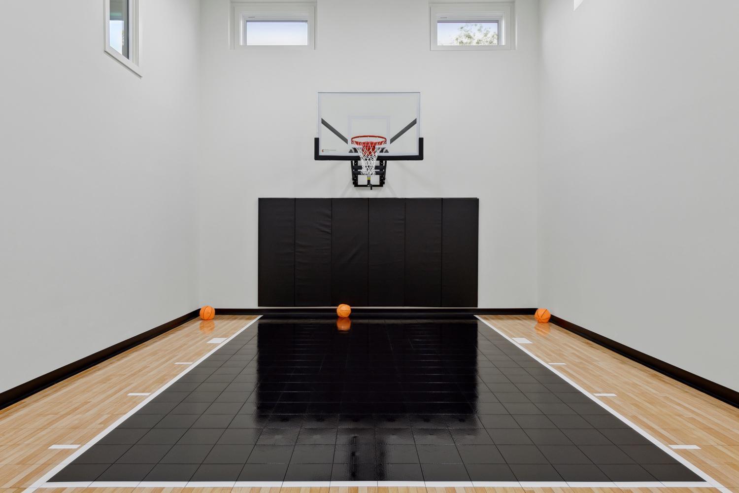 Photos of a previously build Woodbridge Sport, not all options and upgrades shown may be included.