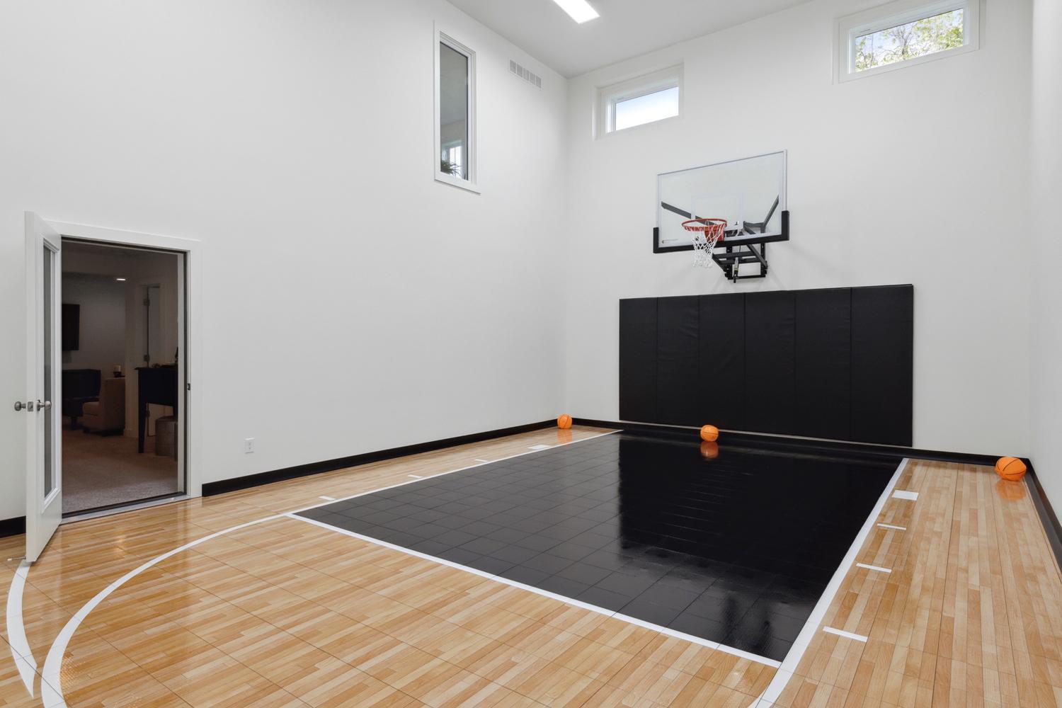 Photos of a previously build Woodbridge Sport, not all options and upgrades shown may be included.