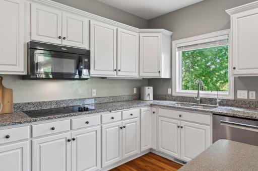 16225 49th Place N, Plymouth, MN 55446