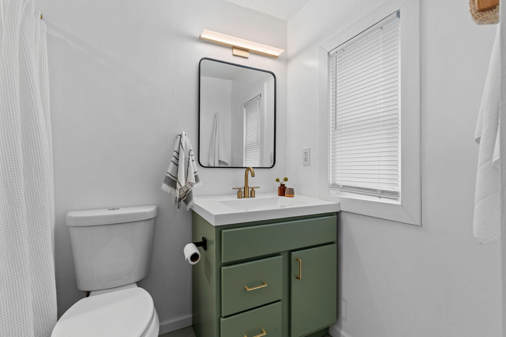 60-web-or-mls-387 Stryker Ave-60.jpg