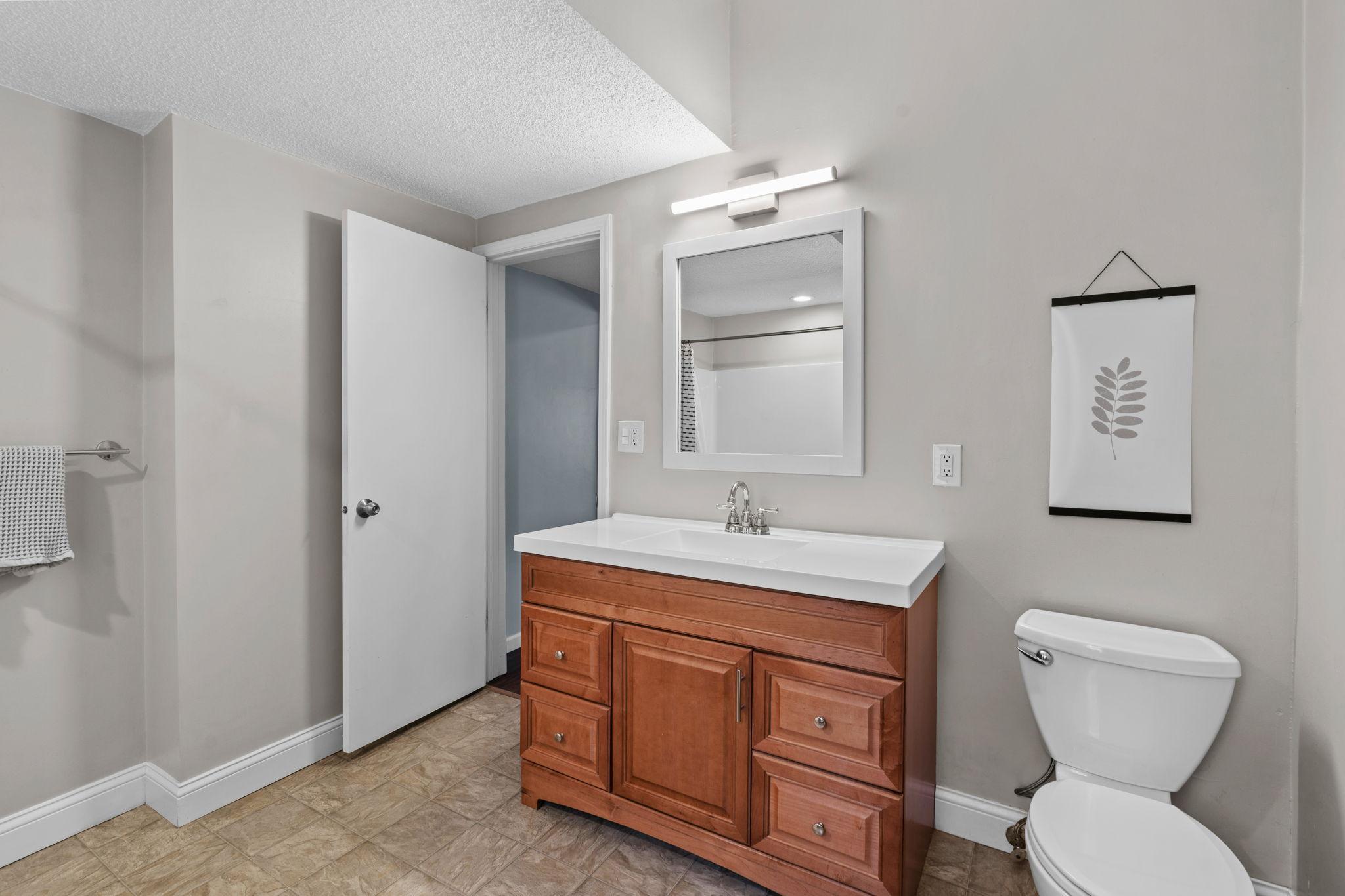 42-web-or-mls-387 Stryker Ave-42.jpg