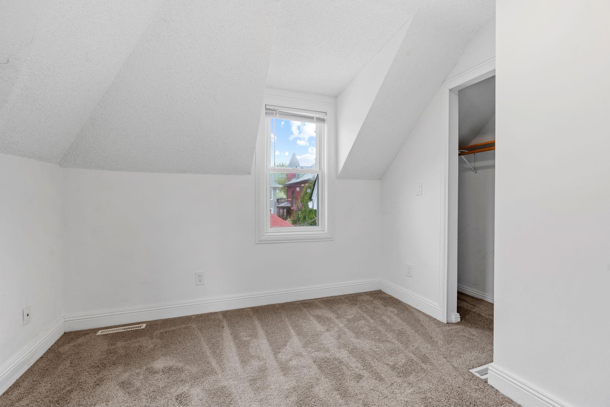 68-web-or-mls-387 Stryker Ave-68.jpg