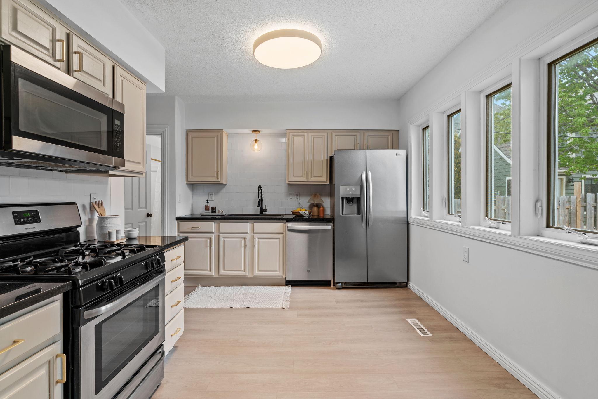 53-web-or-mls-387 Stryker Ave-53.jpg