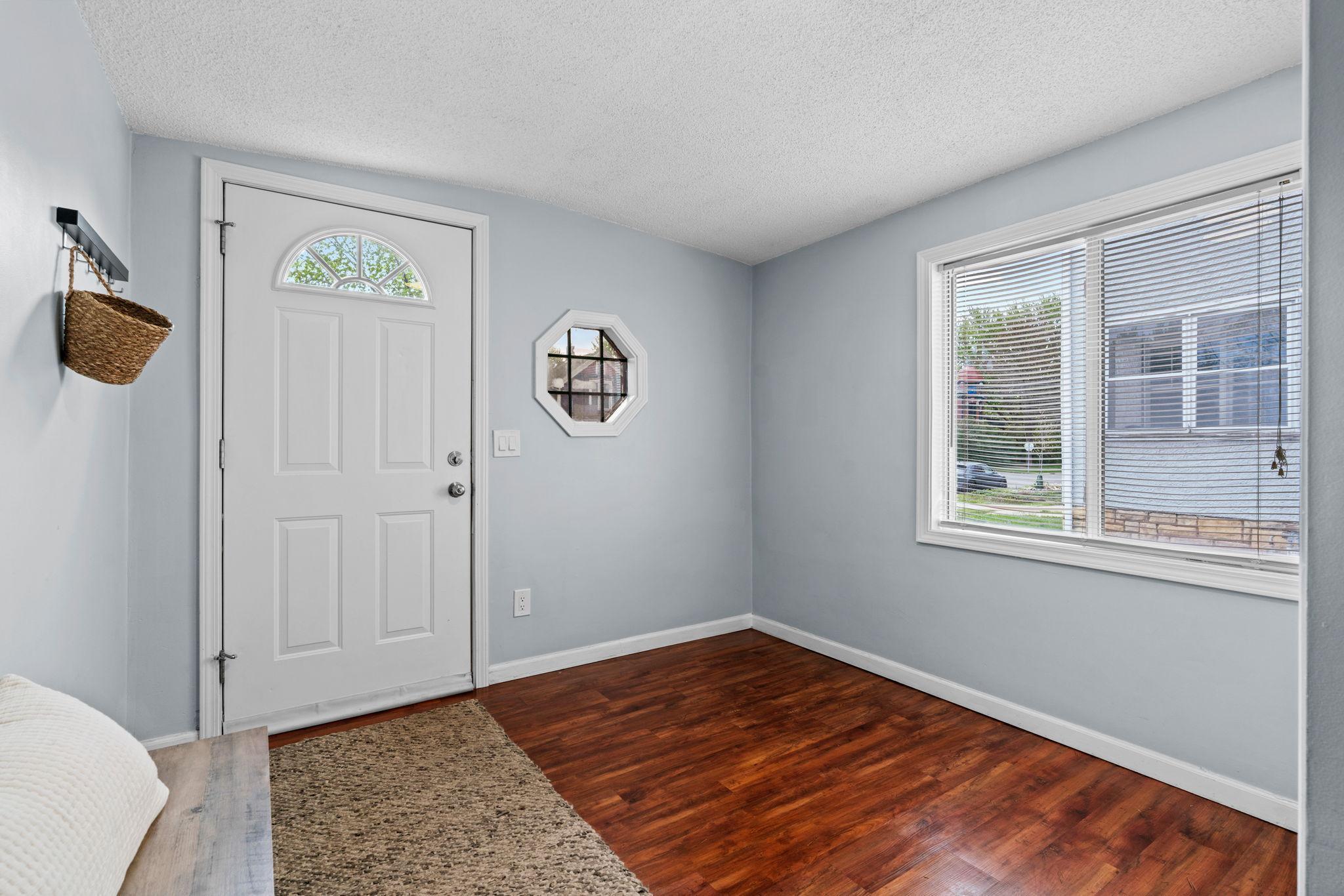 26-web-or-mls-387 Stryker Ave-26.jpg