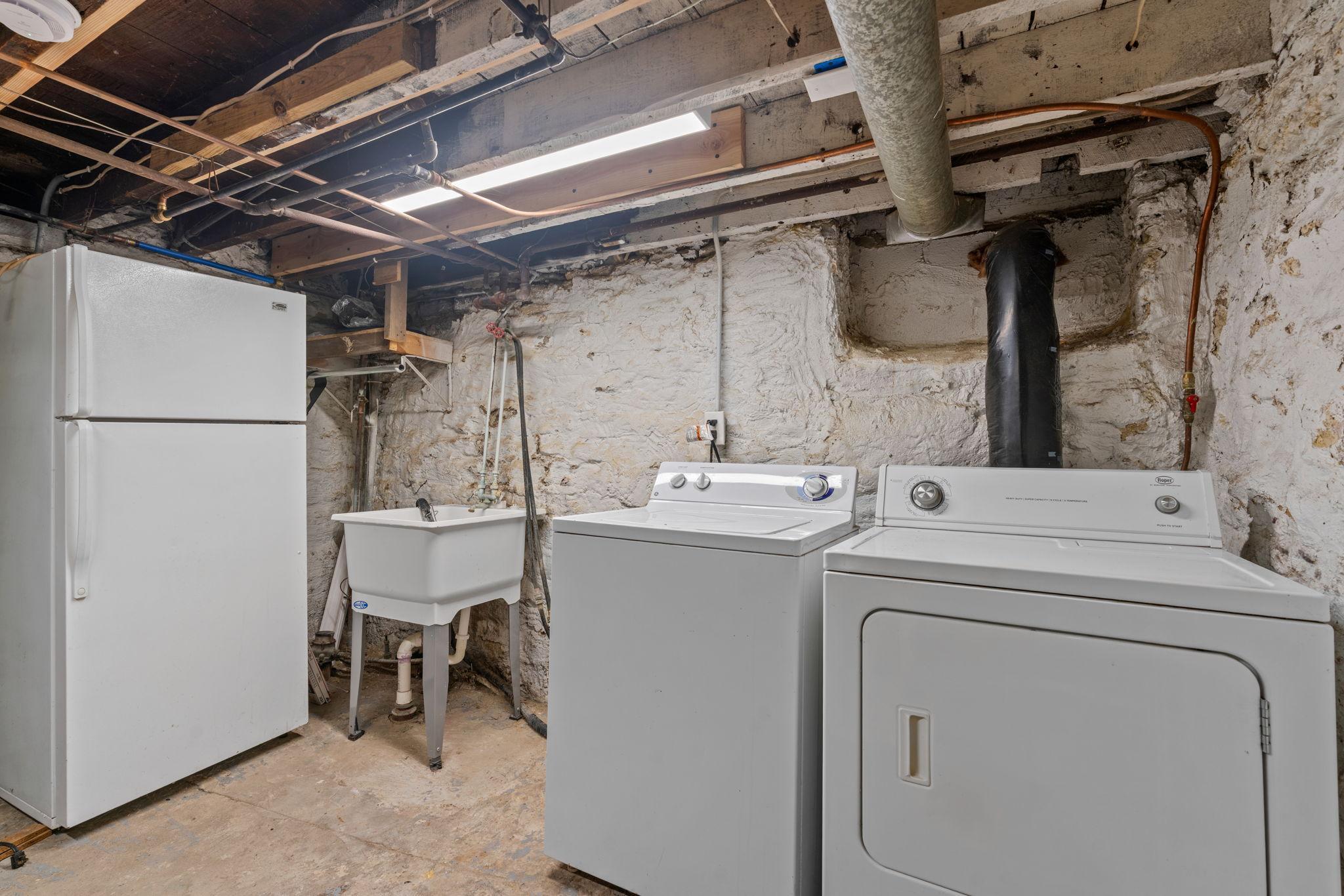 44-web-or-mls-387 Stryker Ave-44.jpg