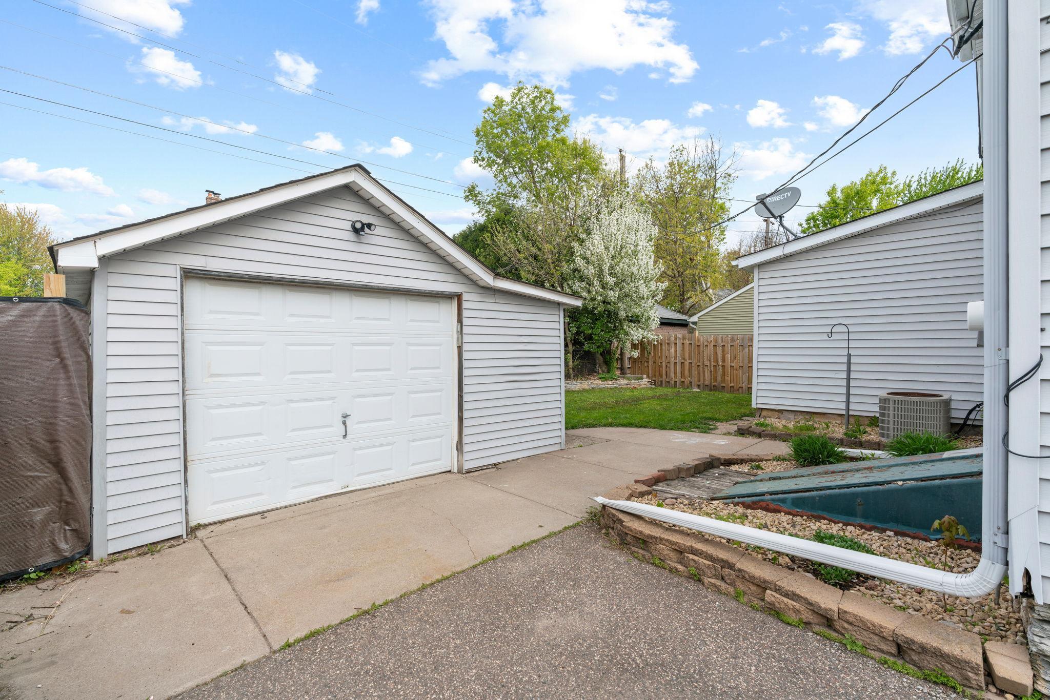 11-web-or-mls-387 Stryker Ave-11.jpg
