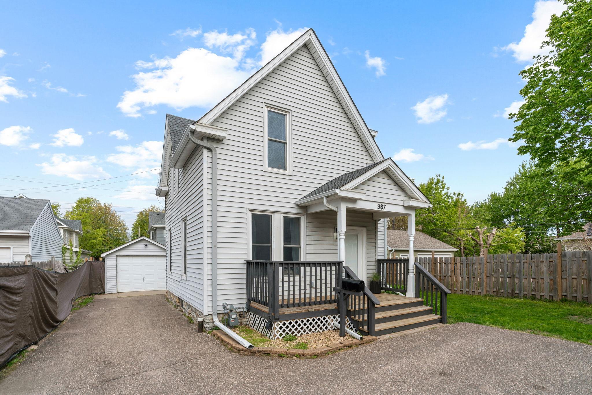 10-web-or-mls-387 Stryker Ave-10.jpg