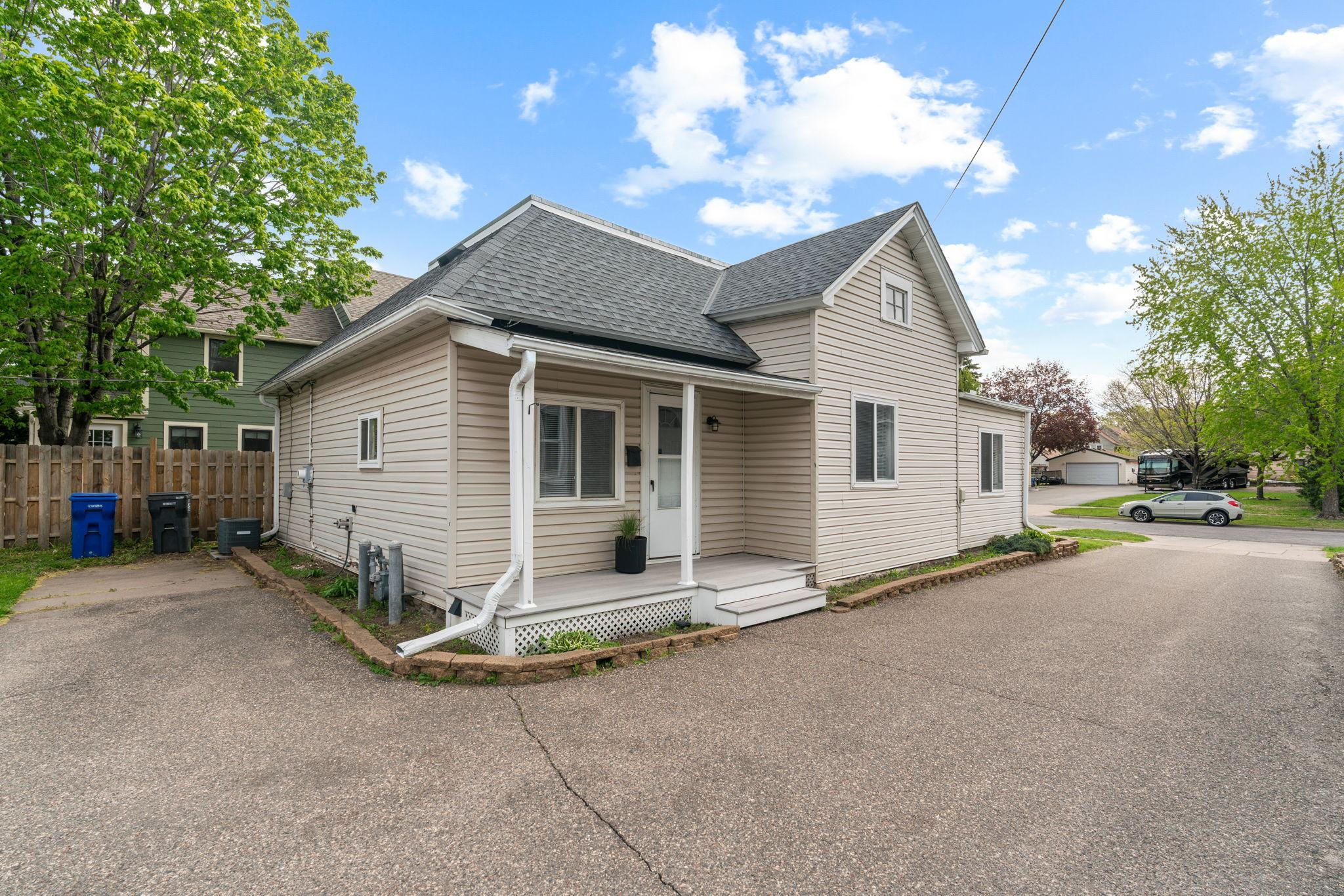 6-web-or-mls-387 Stryker Ave-6.jpg