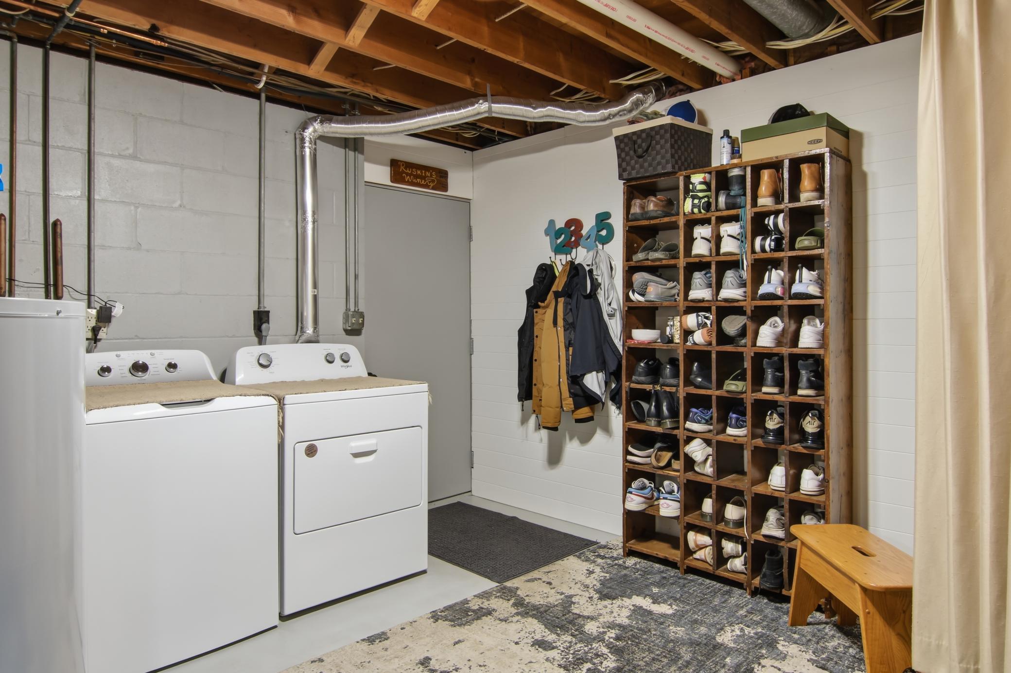 Lower Level Rec Room - Laundry