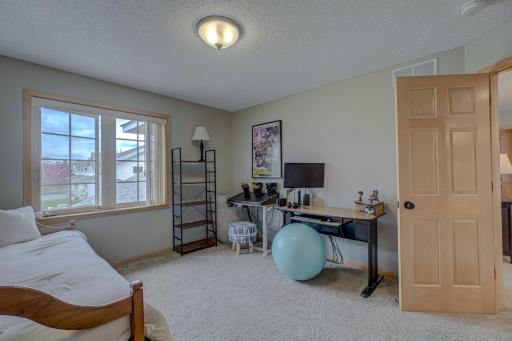 16807 Edinburg Way, Lakeville, MN 55024