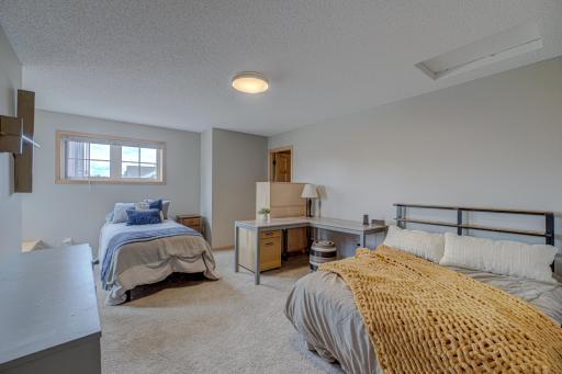 16807 Edinburg Way, Lakeville, MN 55024