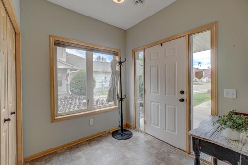 16807 Edinburg Way, Lakeville, MN 55024