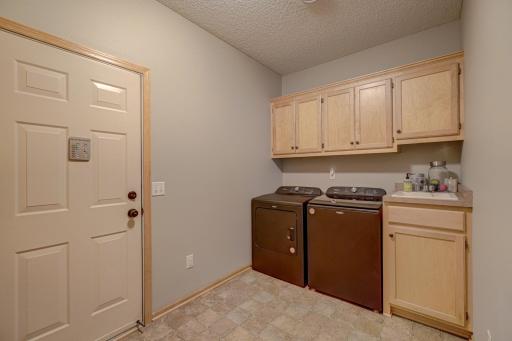 16807 Edinburg Way, Lakeville, MN 55024