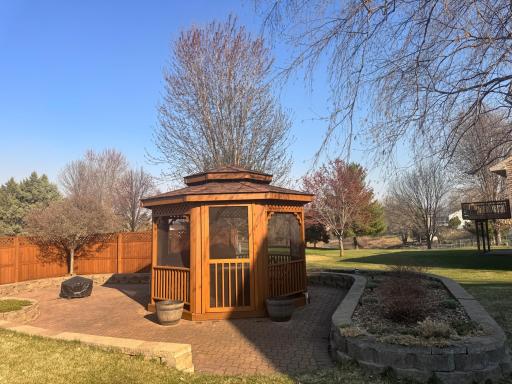 9161 N Kentucky Avenue N, Brooklyn Park, MN 55445
