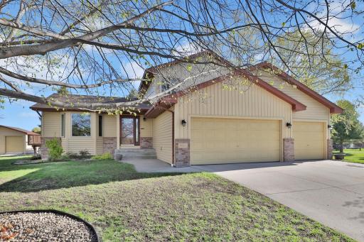9161 N Kentucky Avenue N, Brooklyn Park, MN 55445