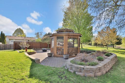 9161 N Kentucky Avenue N, Brooklyn Park, MN 55445