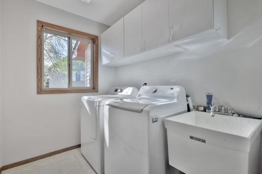 9161 N Kentucky Avenue N, Brooklyn Park, MN 55445