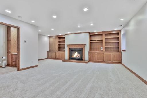 9161 N Kentucky Avenue N, Brooklyn Park, MN 55445