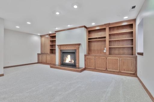 9161 N Kentucky Avenue N, Brooklyn Park, MN 55445