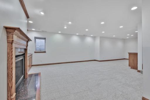 9161 N Kentucky Avenue N, Brooklyn Park, MN 55445