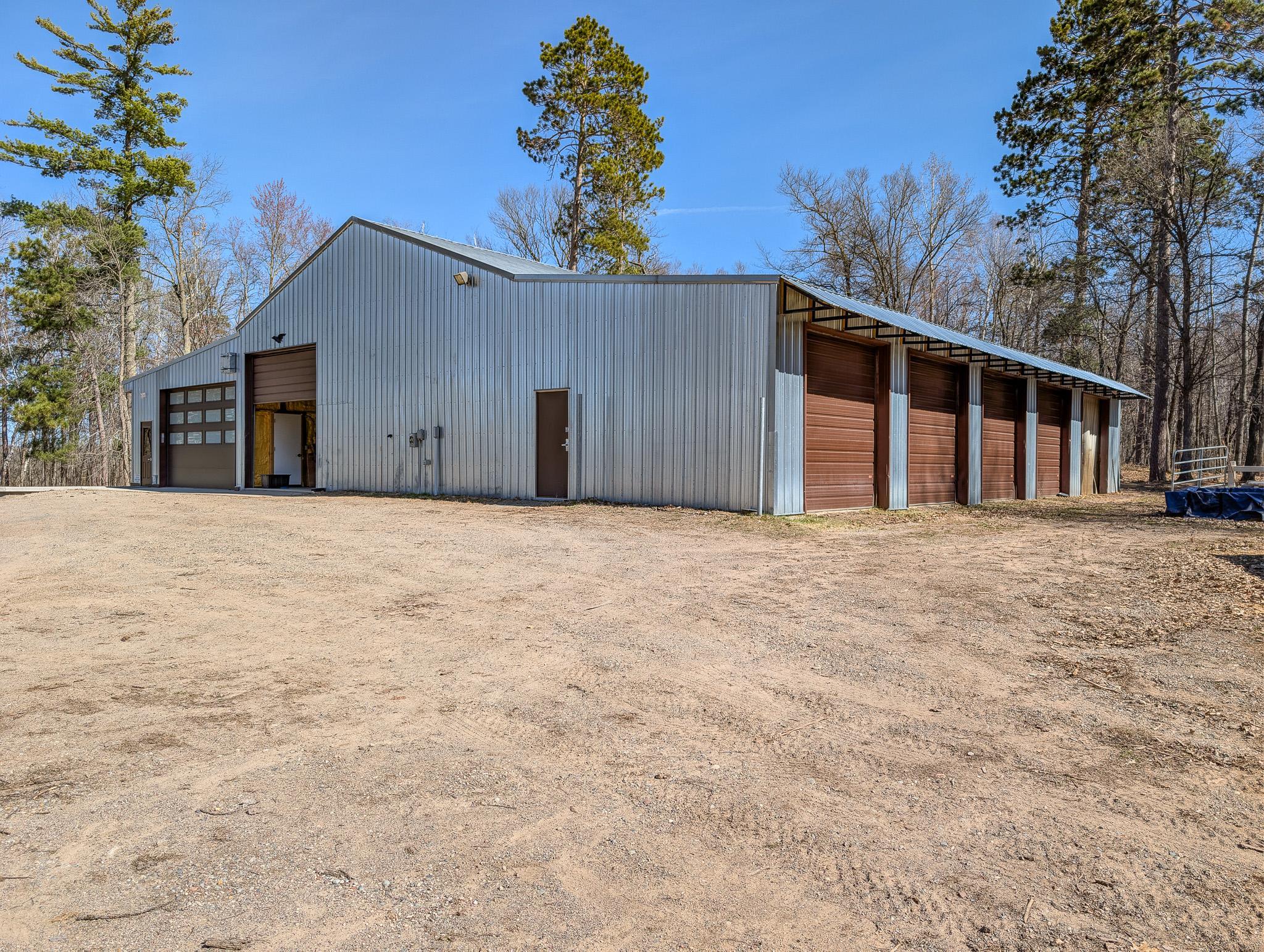 82'x52'+44'x15' Pole building