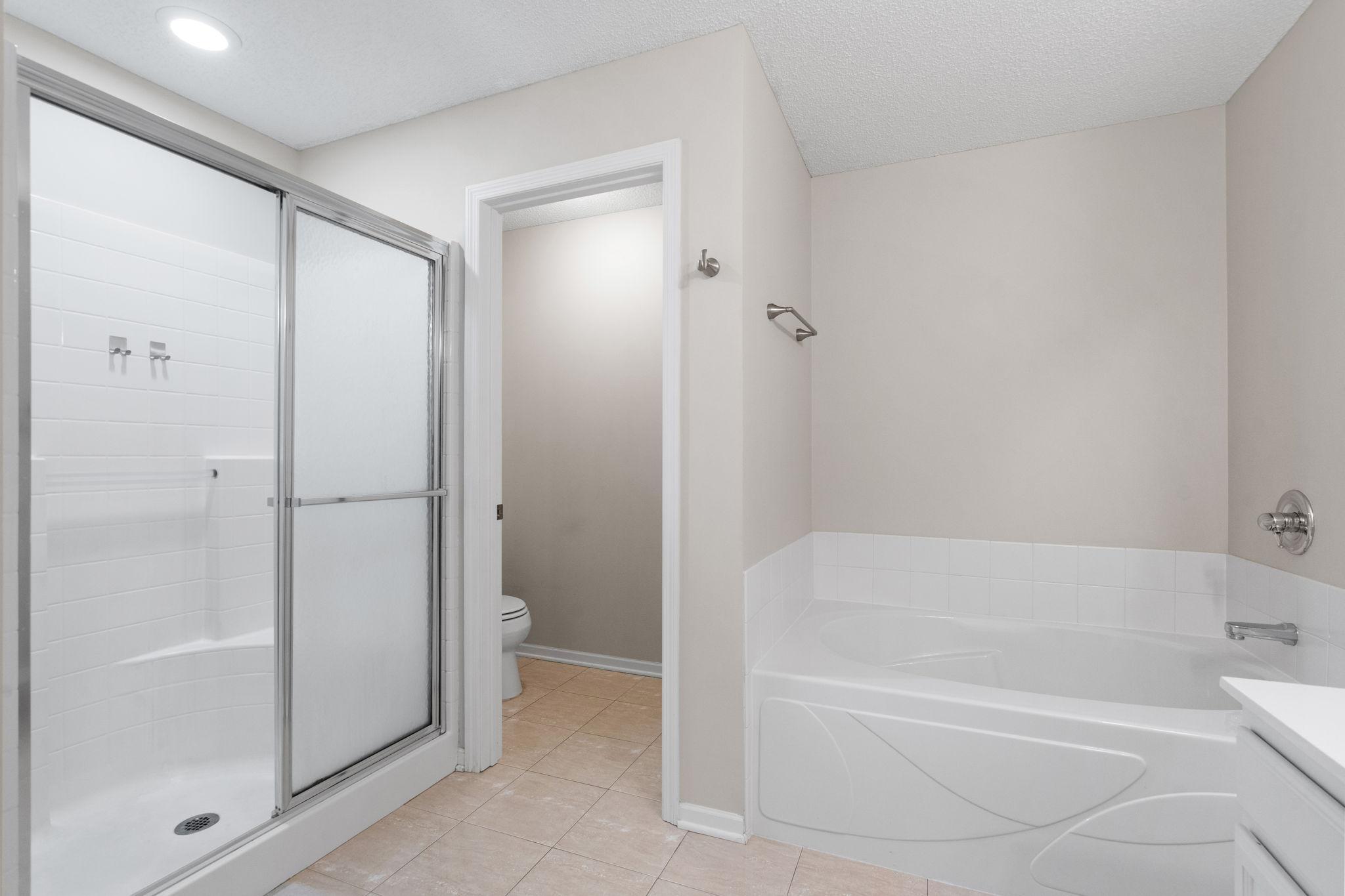 Upper level full bath