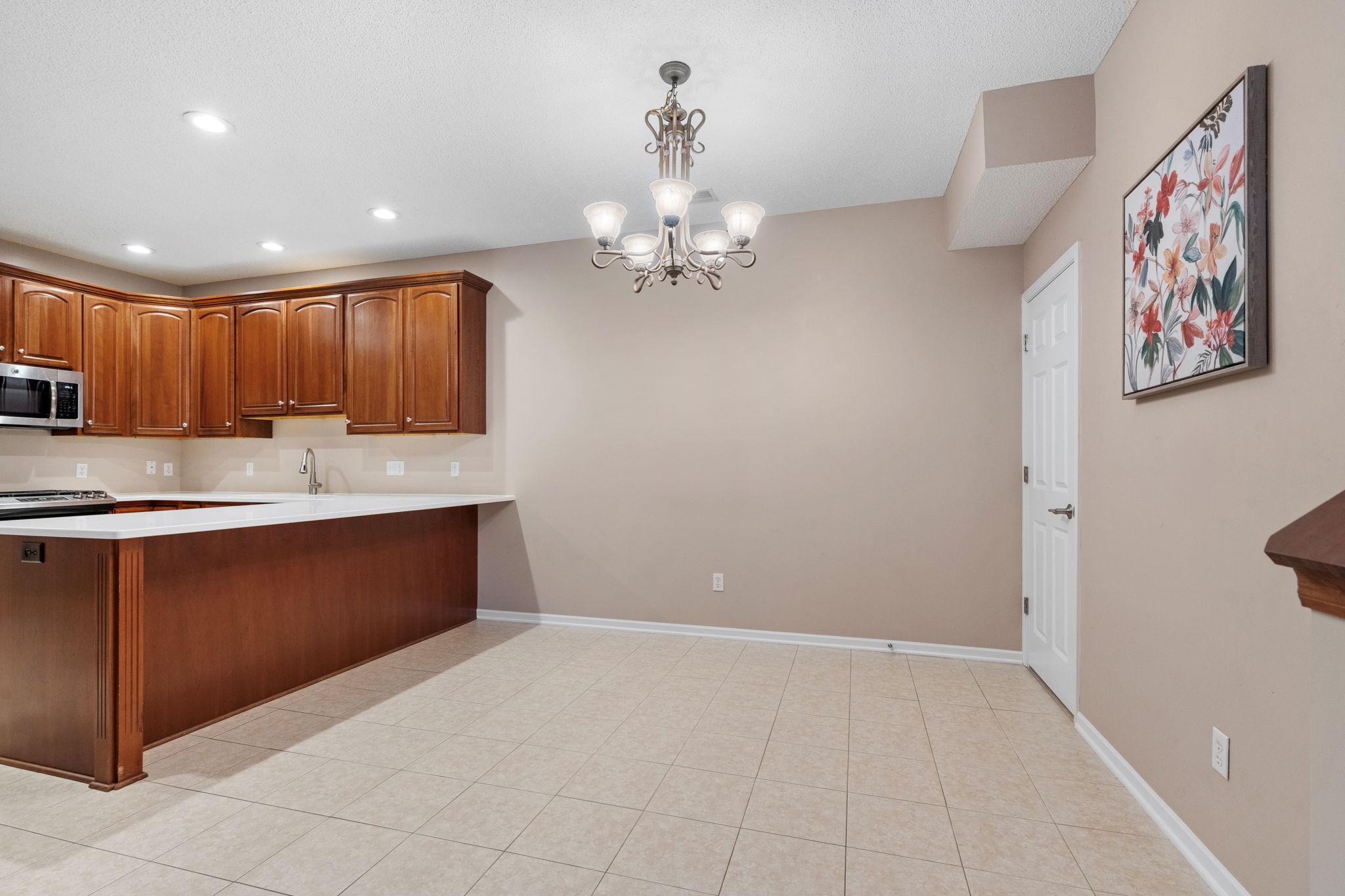 Dining room and breakfast bar