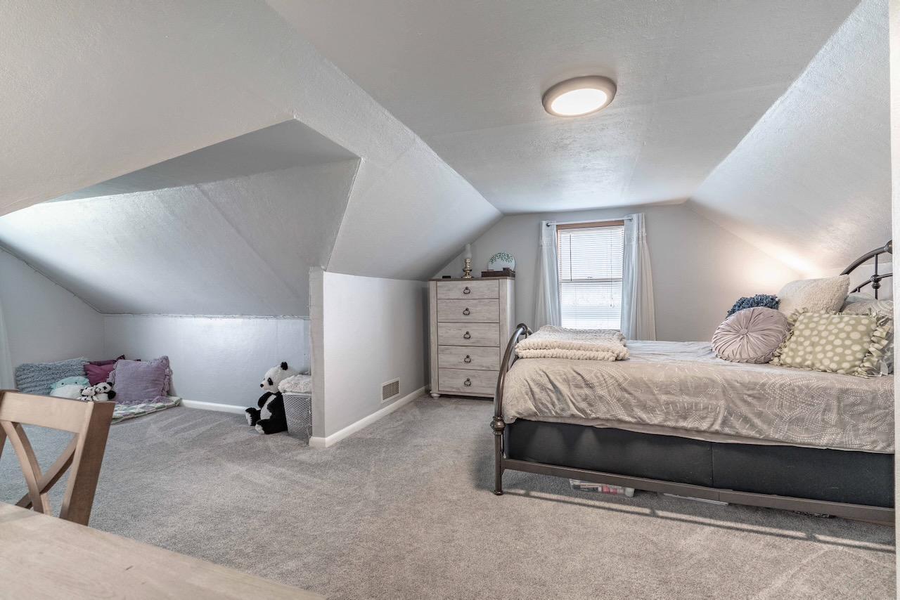 19 BedroomUpstairsWithBonus.jpeg