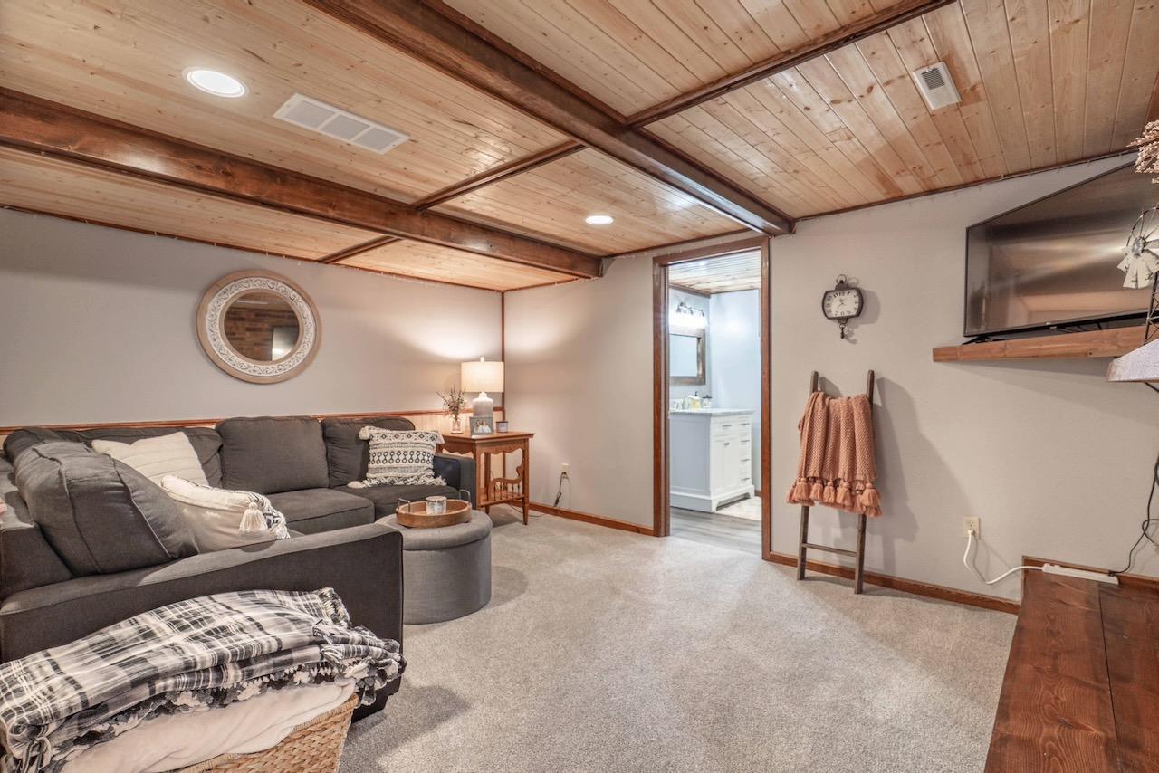 22 BasementFamilyRoom.jpeg