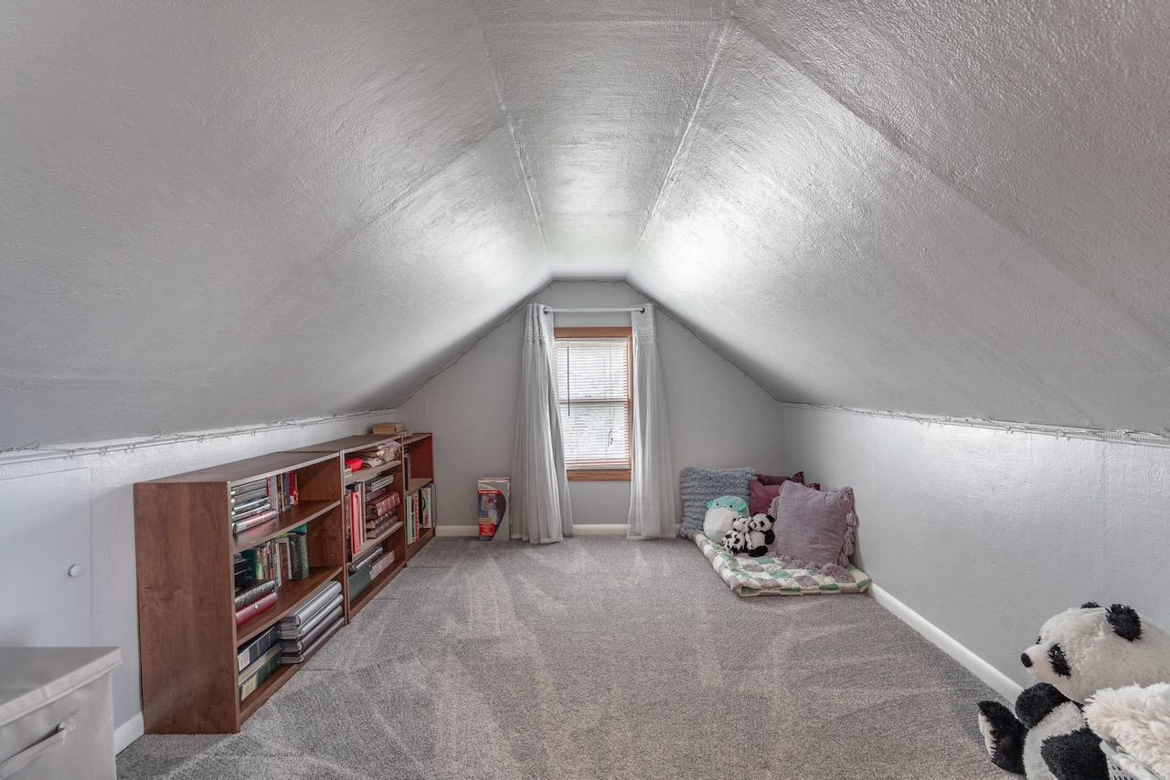 20 BonusAreaUpstairsBedroom.jpeg