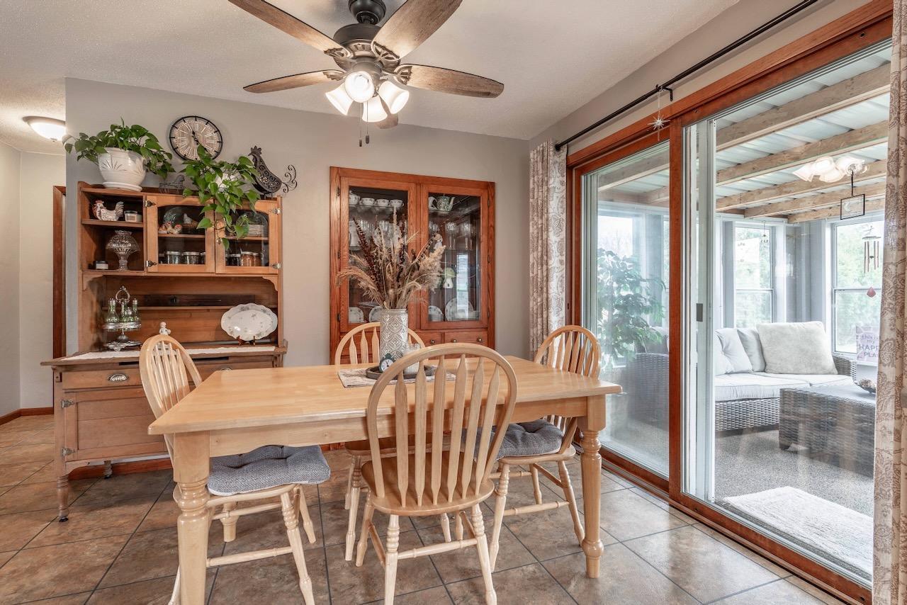 08 DiningBuiltIn3SeasonEntry.jpeg