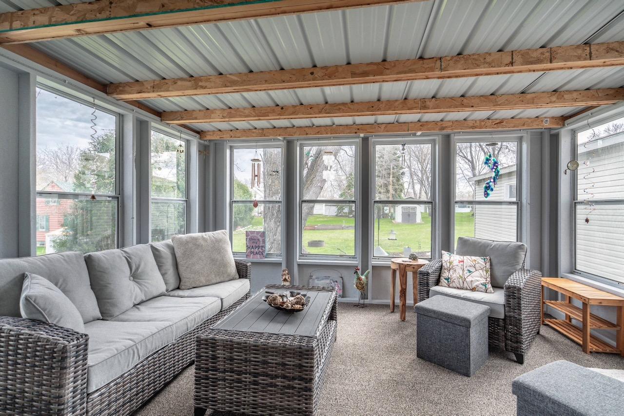 12 3SeasonPorch.jpeg