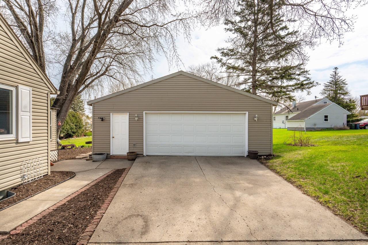 33 DoubleGarage.jpeg