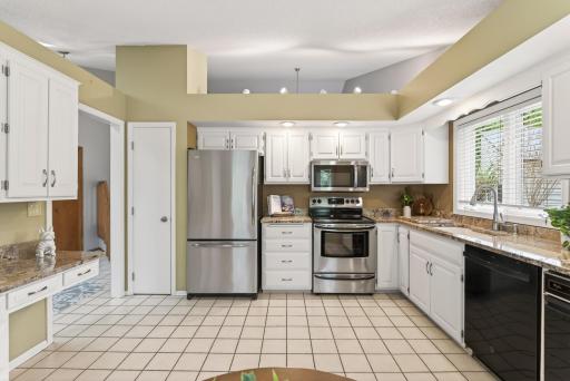 4301 Arrowhead Court, Minnetonka, MN 55345
