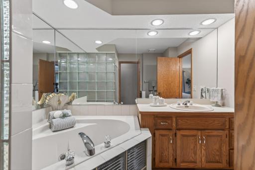 4301 Arrowhead Court, Minnetonka, MN 55345